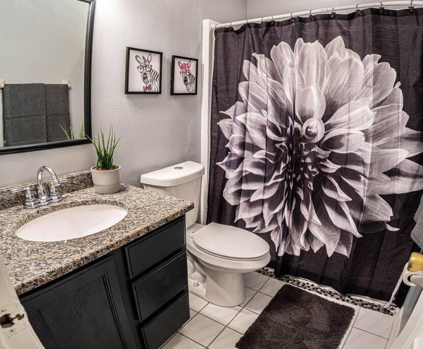 Renovated 3 Bedroom Home Near All Main Attractions Kissimmee Bagian luar foto